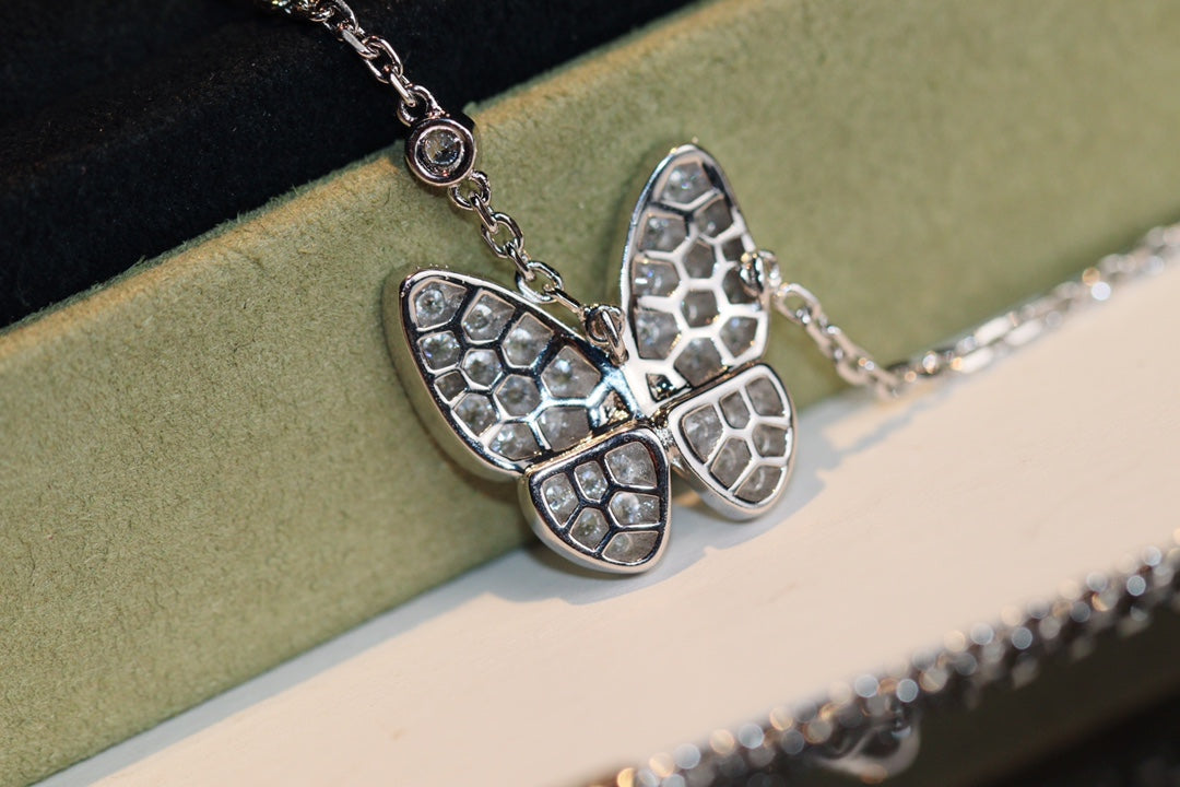 Pomuse BUTTERFLY DIAMOND NECKLACE