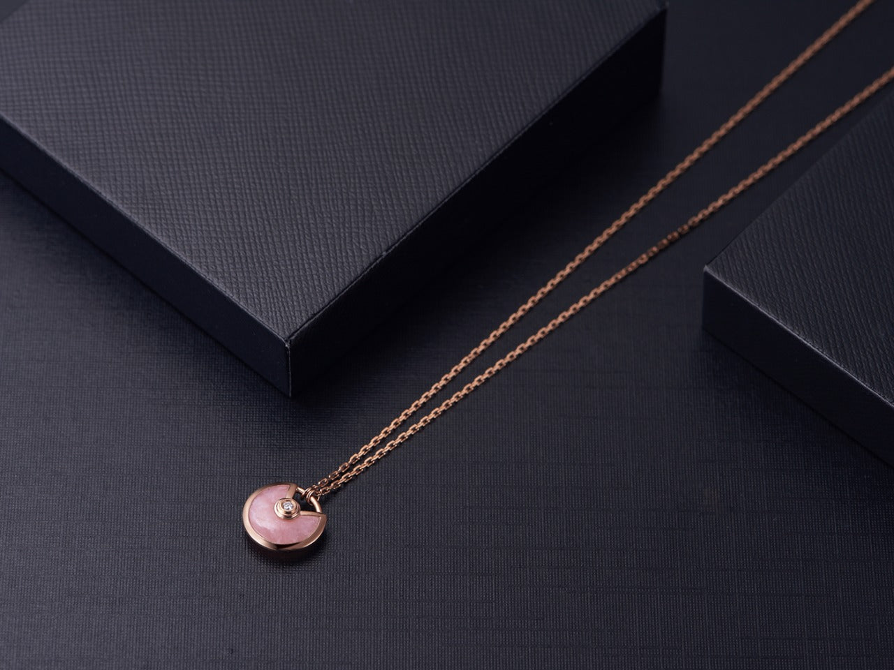Pomuse AMULETTE ROSE GOLD PINK MOP NECKLACE