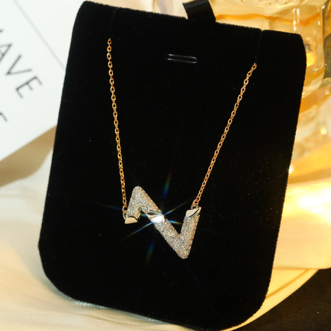 Pomuse VOLT SILVER DIAMOND PEDANT NECKLACE