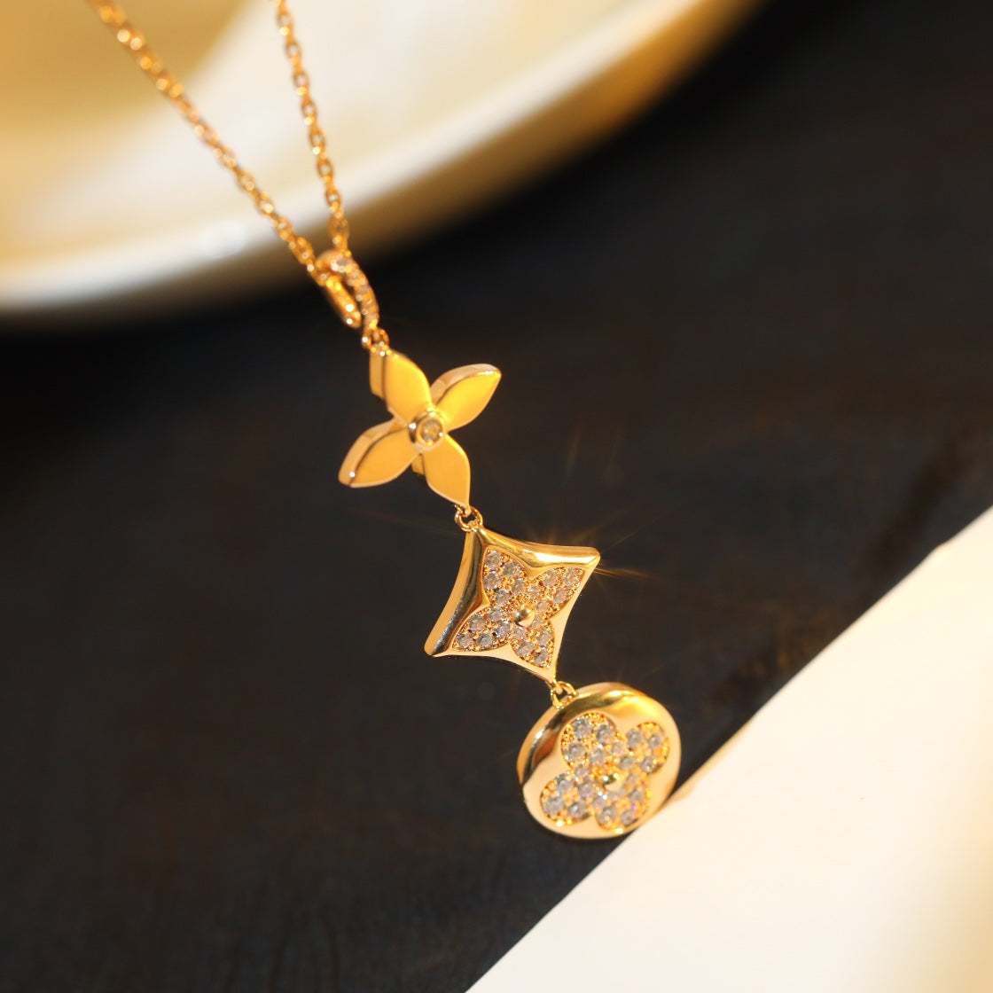 Pomuse STAR AND SUN DIAMOND PINK GOLD NECKLACE