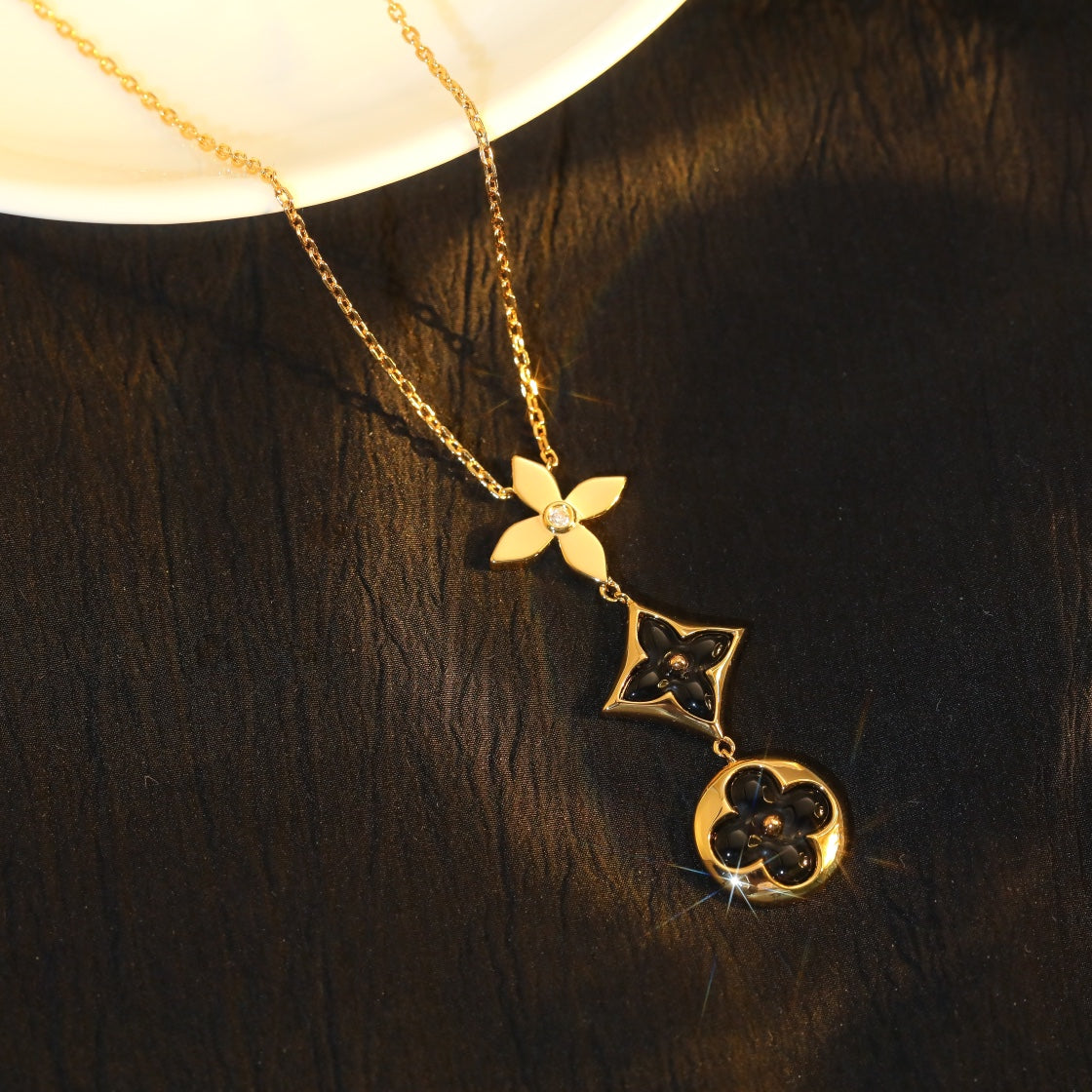 Pomuse STAR AND SUN ONYX PINK GOLD NECKLACE