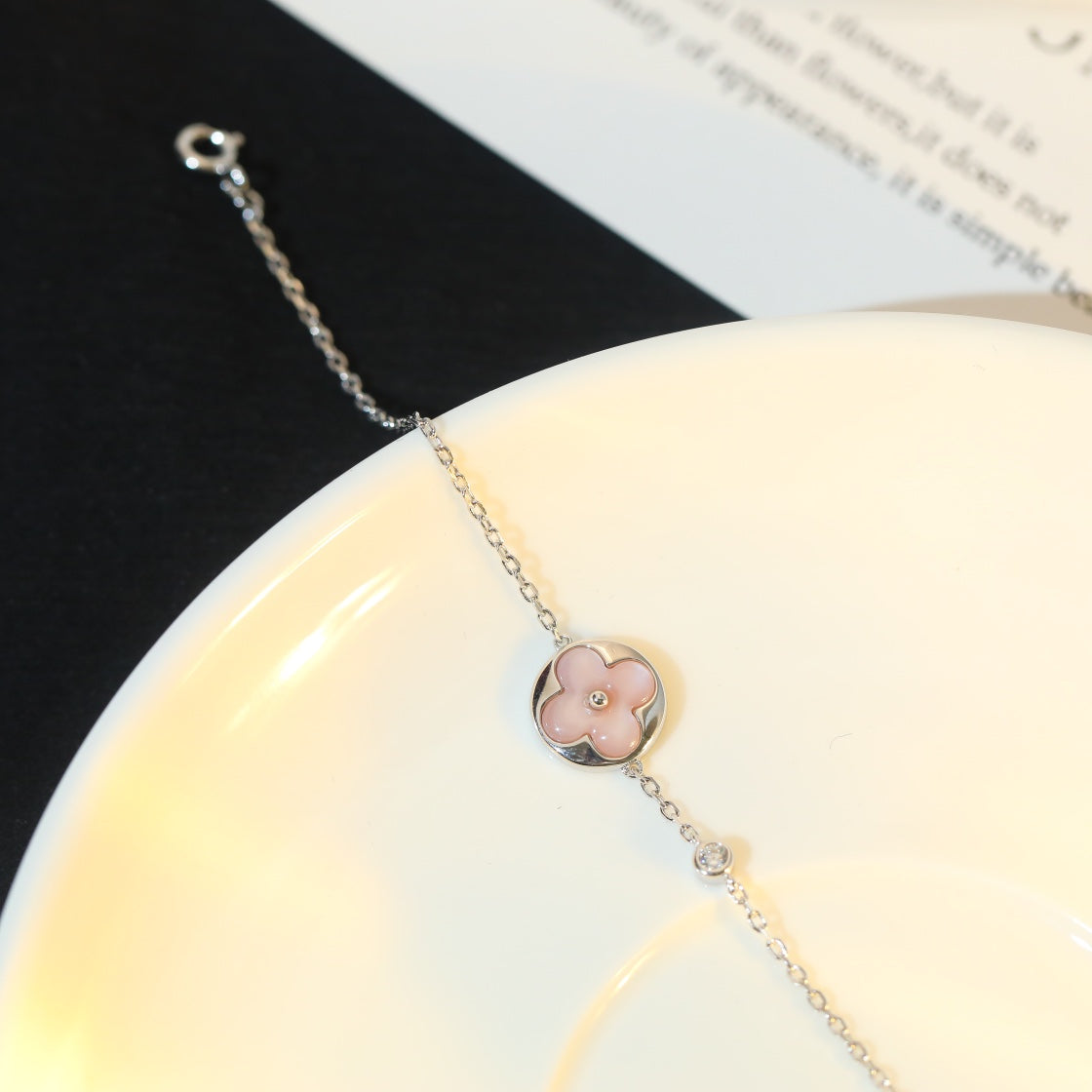 Pomuse SUN MOTIF PINK MOP SILVER BRACELET