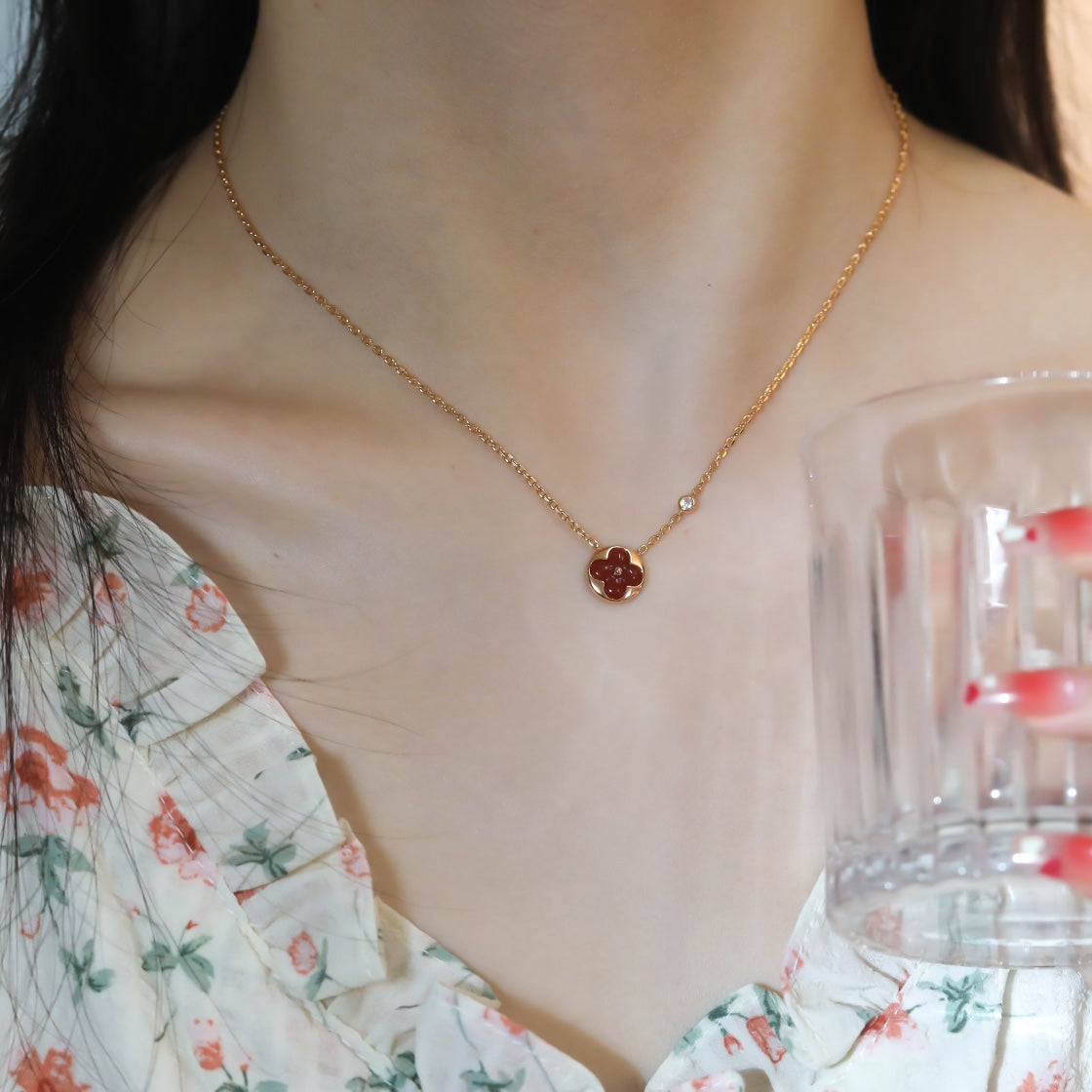 Pomuse SUN PEDANT PINK GOLD 1 DIAMOND NECKLACE