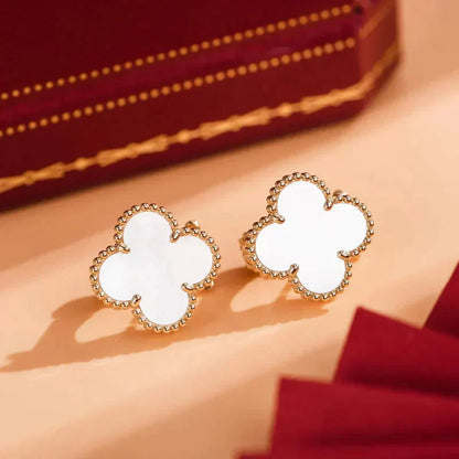Pomuse CLOVER MEDIUM 1 MOTIFS  WHITE MOP STUD EARRINGS