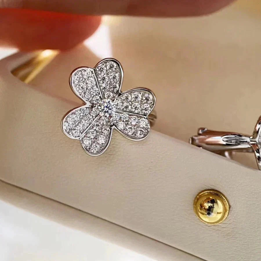Pomuse CLOVER COMOS DIAMOND EARRINGS SILVER