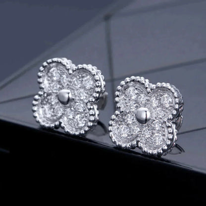 Pomuse CLOVER 1 MOTIFS DIAMOND STUD EARRINGS SILVER