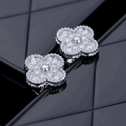 Pomuse CLOVER 1 MOTIFS DIAMOND STUD EARRINGS SILVER
