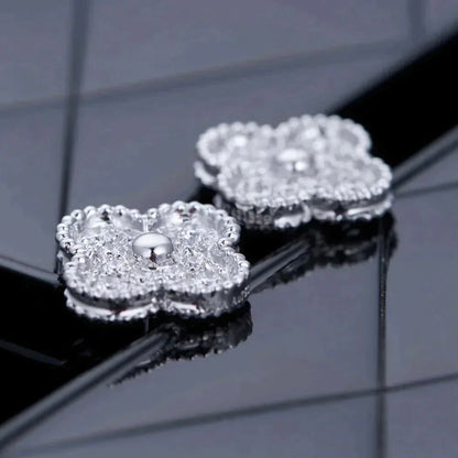 Pomuse CLOVER 1 MOTIFS DIAMOND STUD EARRINGS SILVER