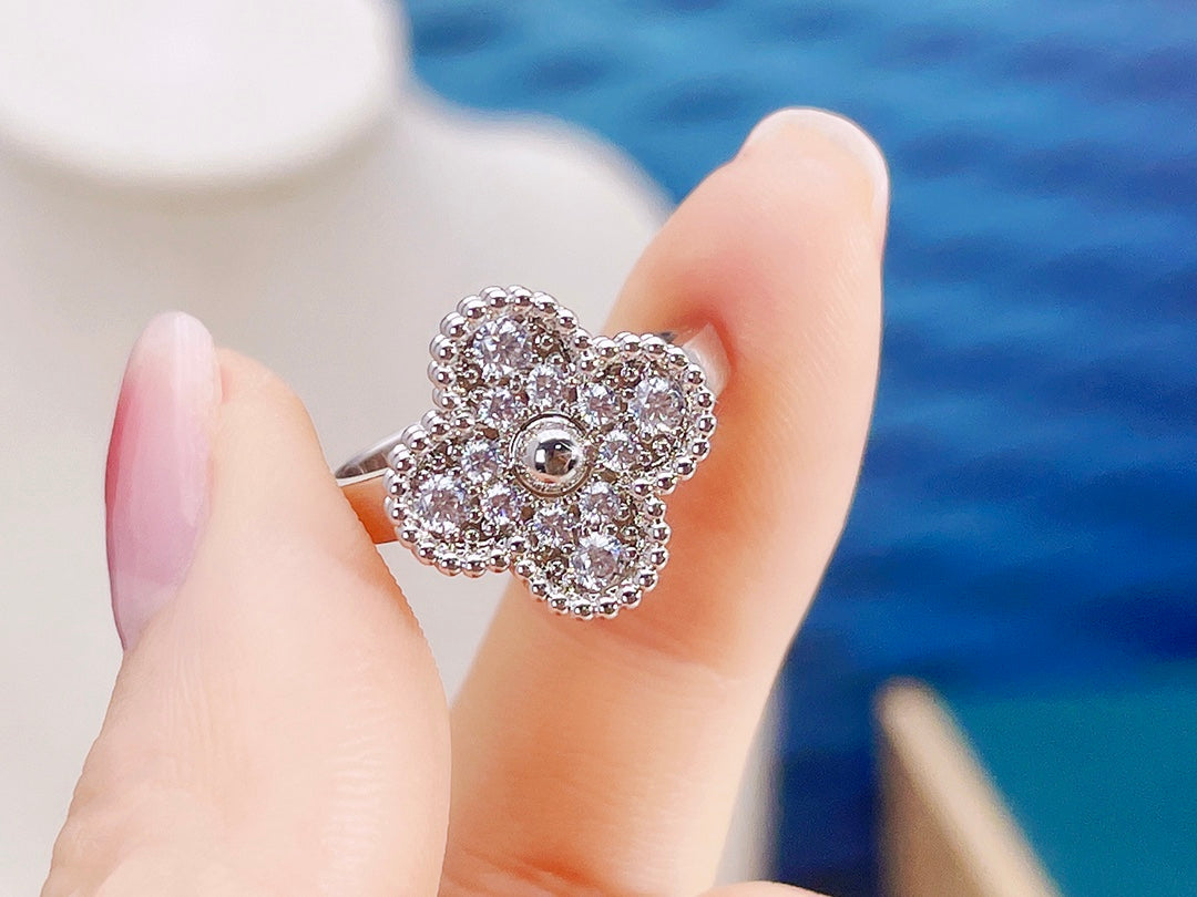 Pomuse CLOVER DIAMOND RING