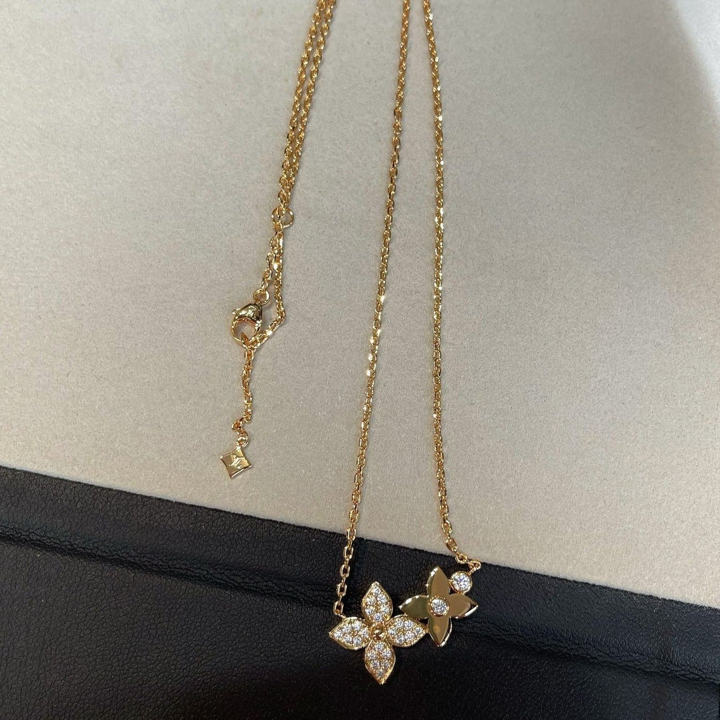 Pomuse STAR BLOSSOM NECKLACE PINK GOLD DIAMONDS