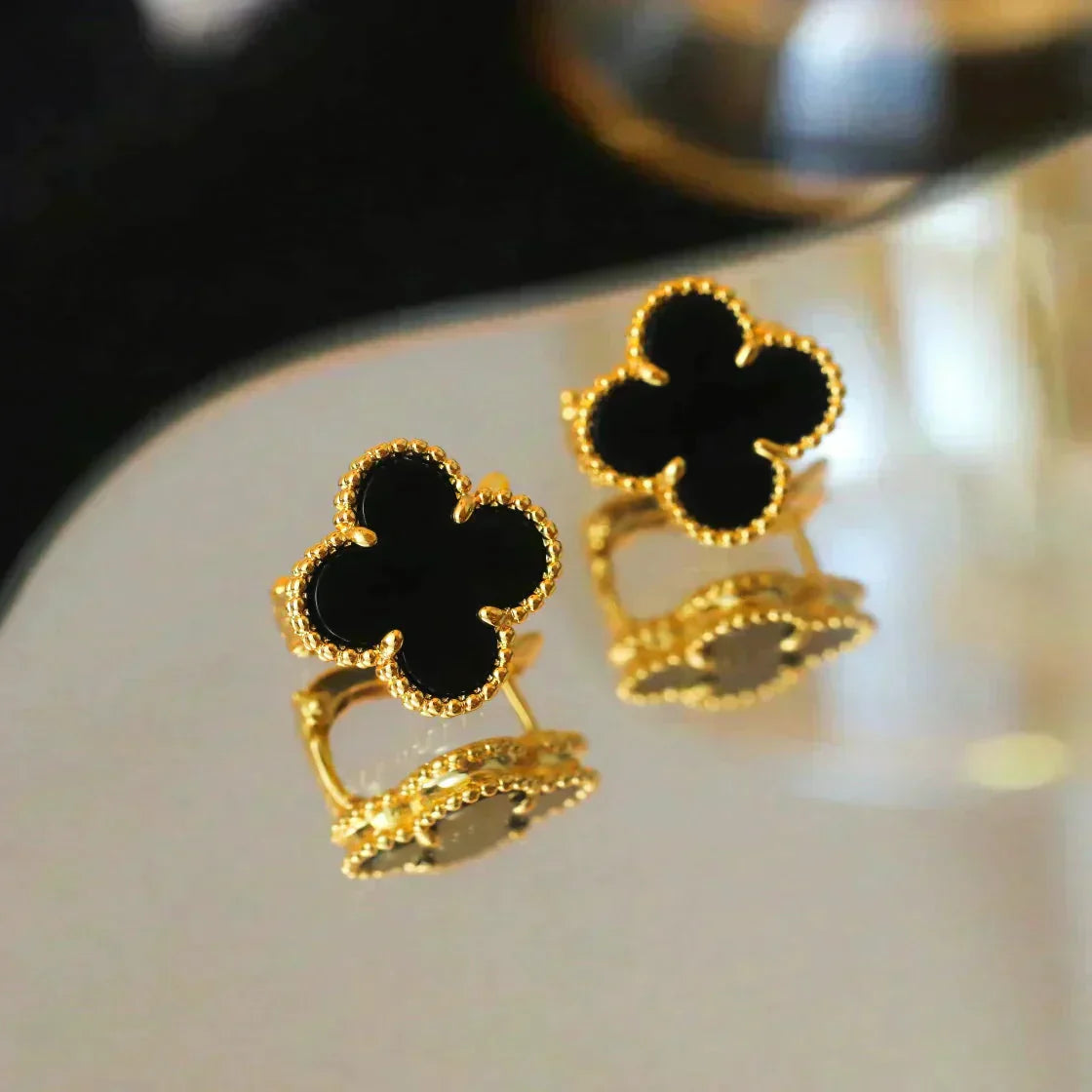Pomuse CLOVER MEDIUM 1 MOTIFS  ONYX STUD EARRINGS