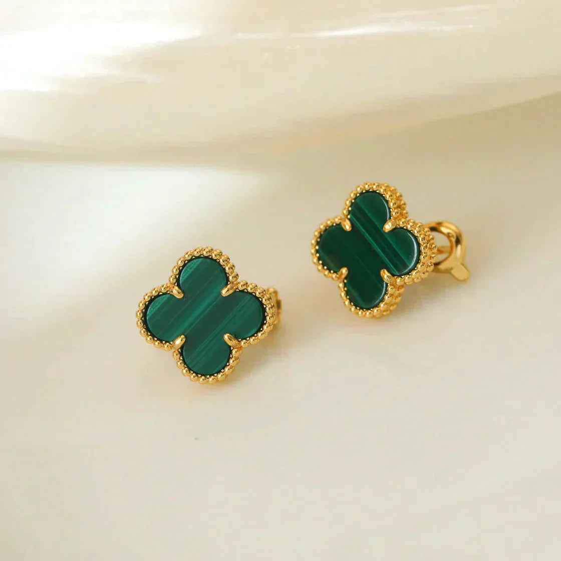 Pomuse CLOVER MEDIUM 1 MOTIFS MALACHITE  EARRINGS