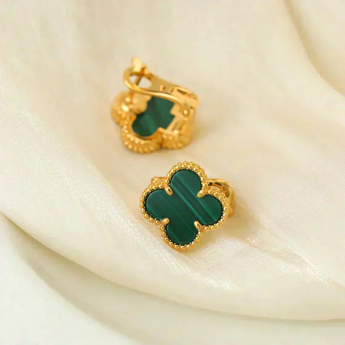Pomuse CLOVER MEDIUM 1 MOTIFS MALACHITE  EARRINGS