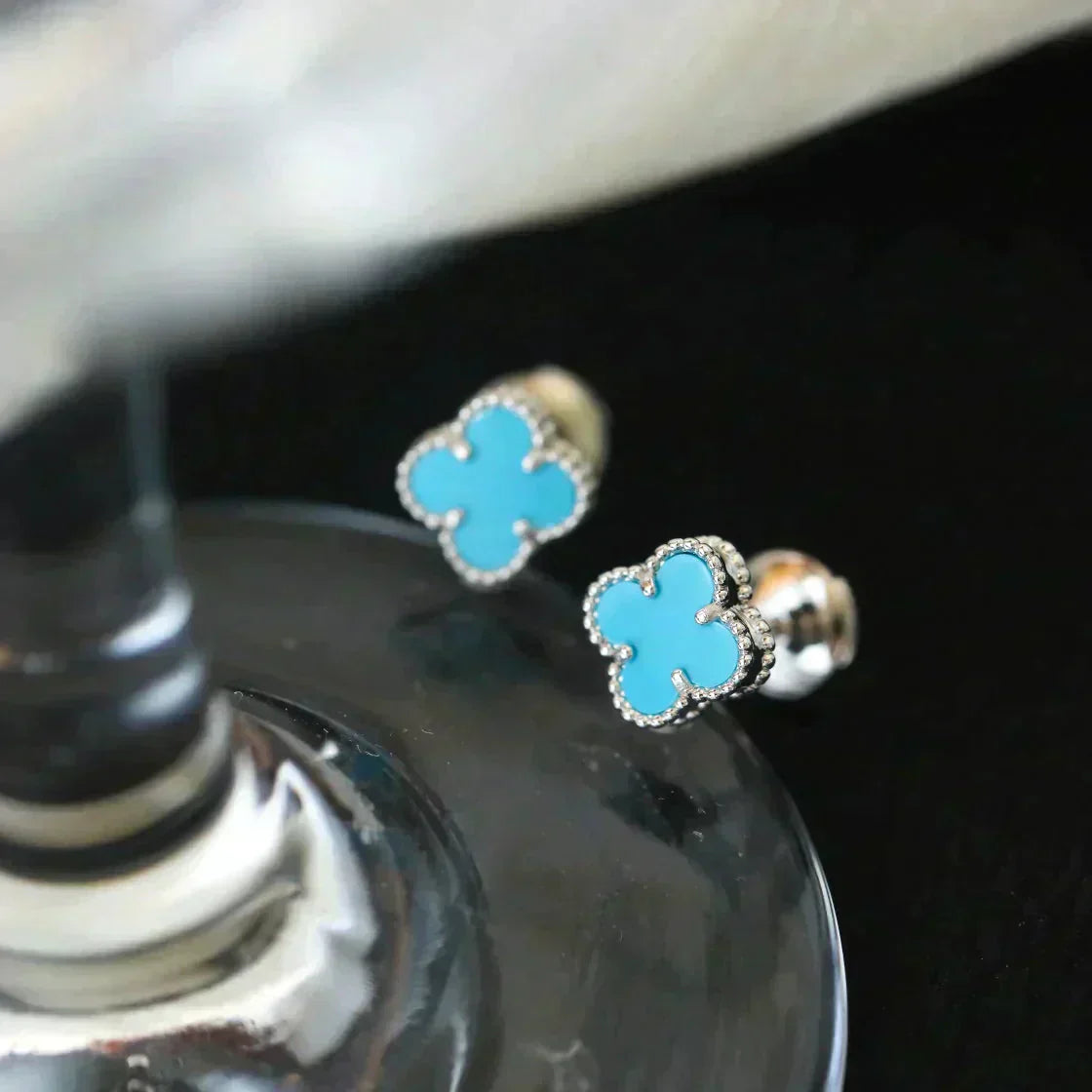 Pomuse CLOVER MINI 9.5MM ONYX STUD EARRINGS SILVER