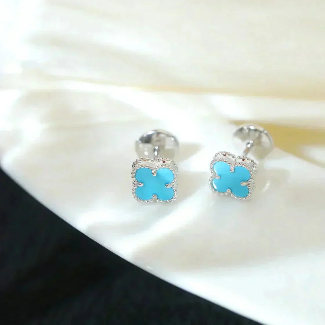 Pomuse CLOVER MINI 9.5MM ONYX STUD EARRINGS SILVER