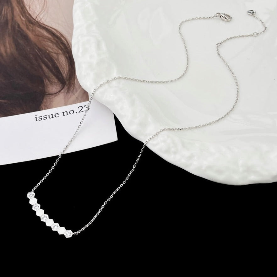 Pomuse BEE MY LOVE DIAMOND NECKLACE