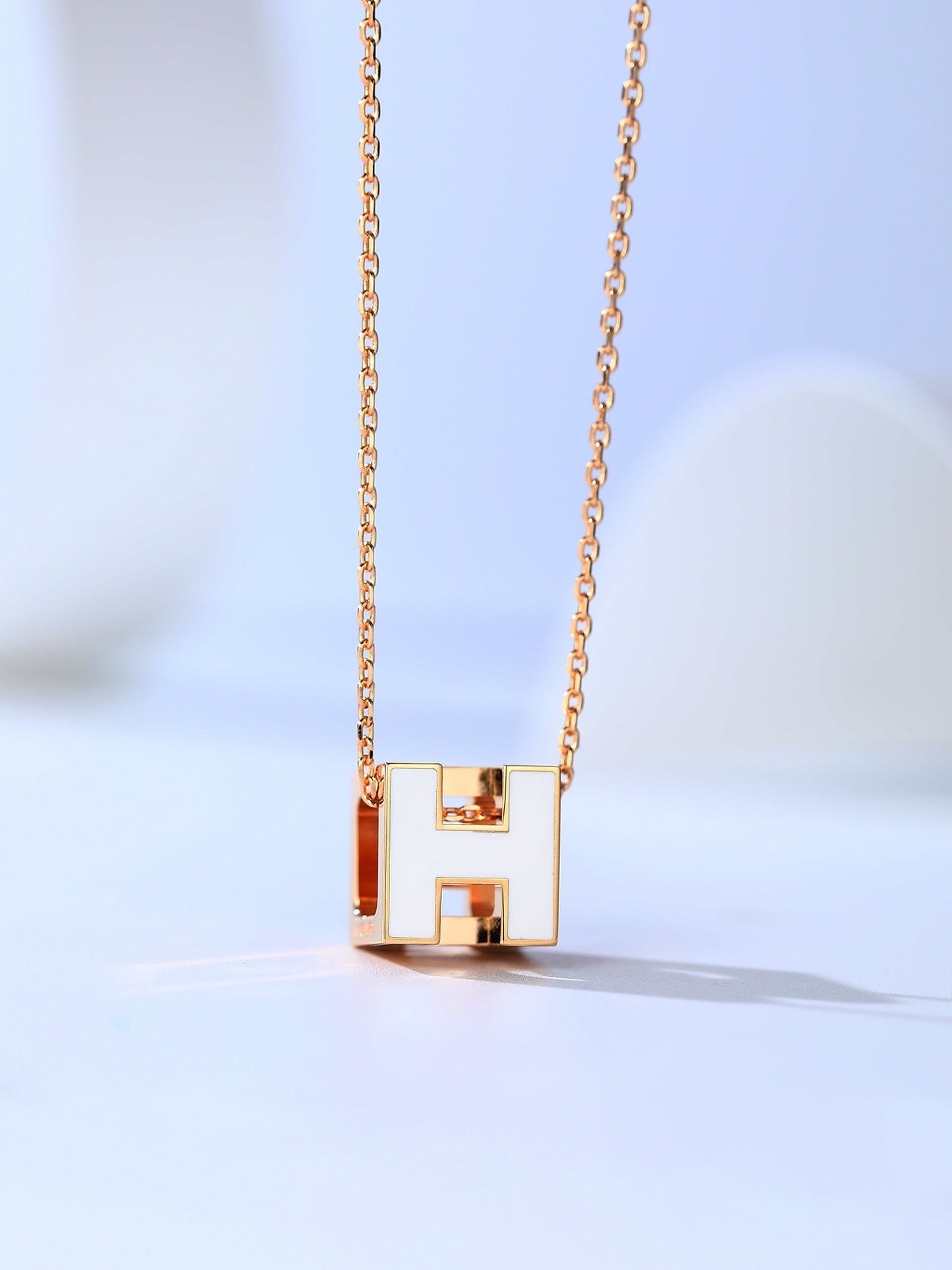 Pomuse H CAGE PINK GOLD NECKLACE