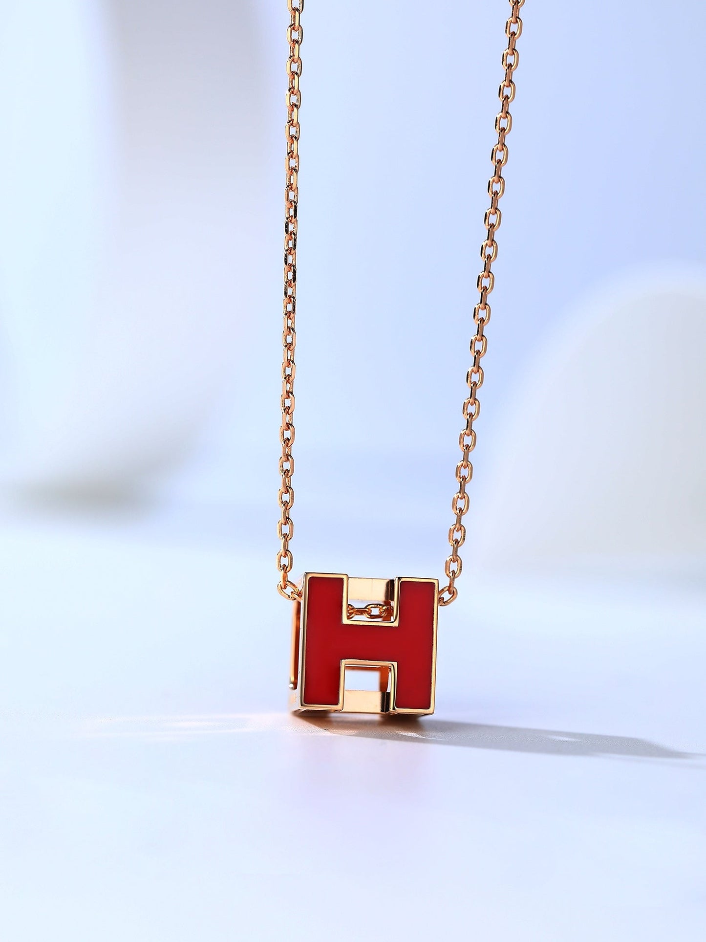Pomuse H CAGE PINK GOLD NECKLACE