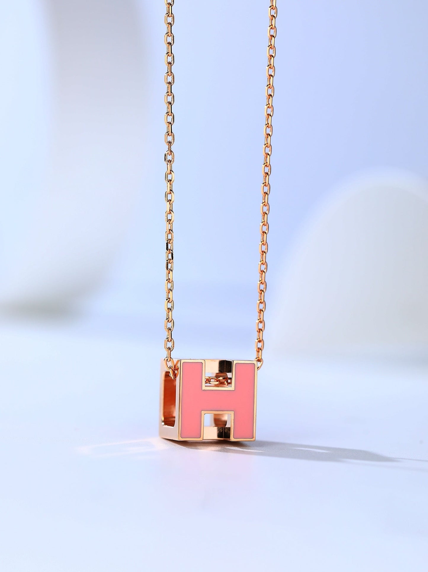 Pomuse H CAGE PINK GOLD NECKLACE