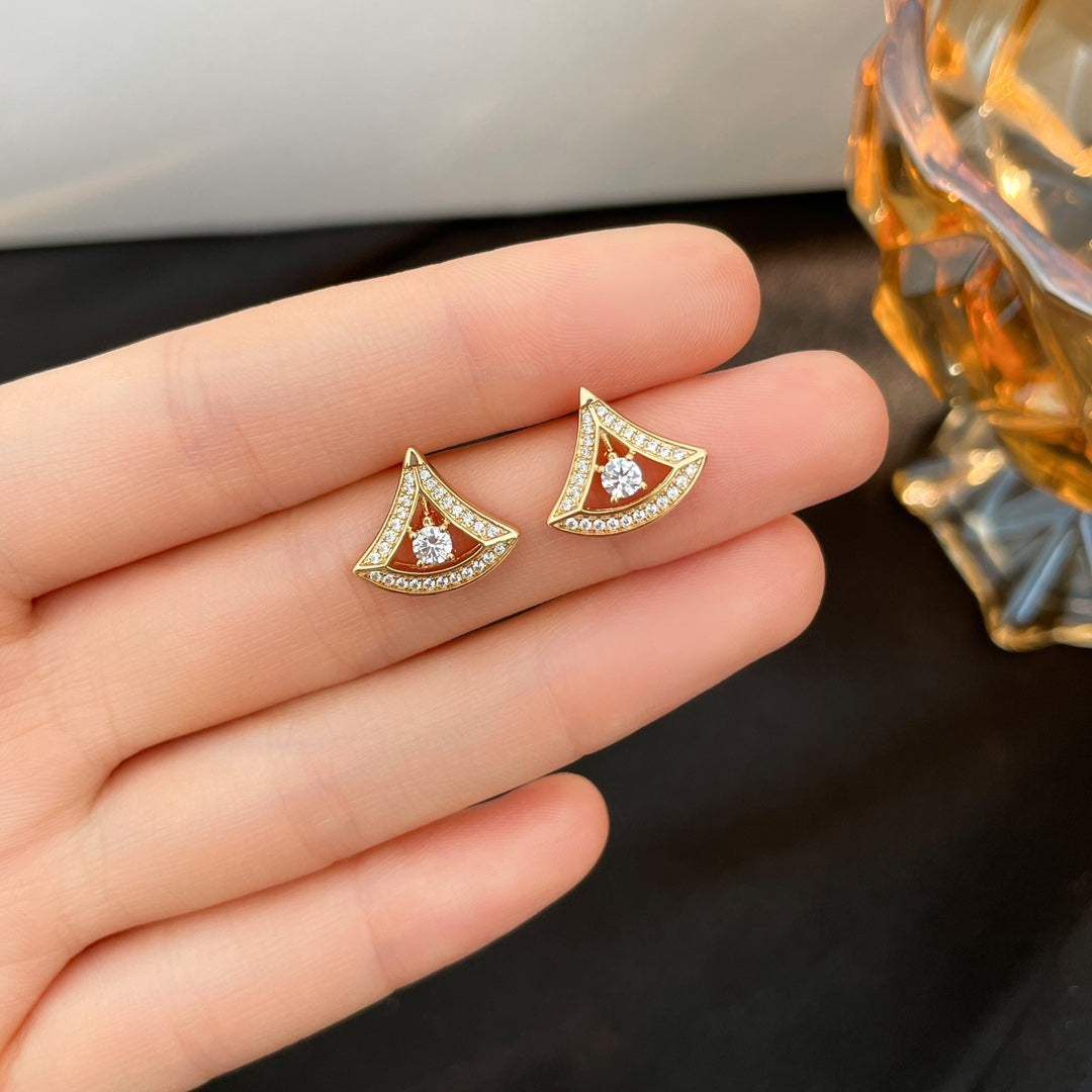 Pomuse DREAM MINI DIAMOND STUD EARRINGS
