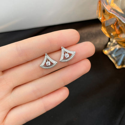 Pomuse DREAM MINI DIAMOND STUD EARRINGS