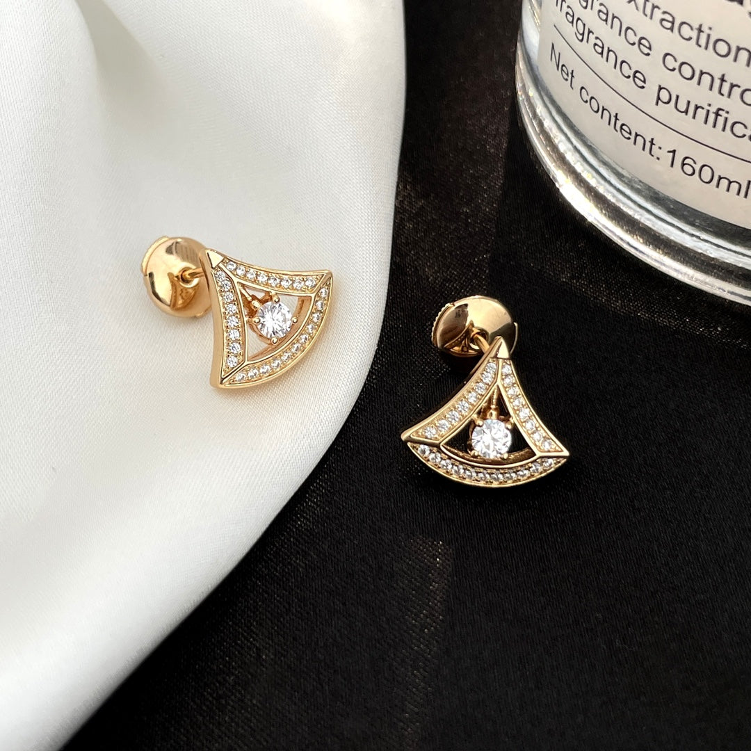 Pomuse DREAM MINI DIAMOND STUD EARRINGS