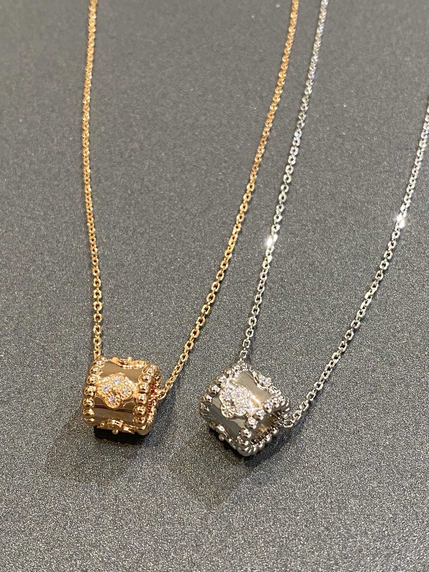 Pomuse PERLEE PEDANT SIVLER DIAMOND NECKLACE