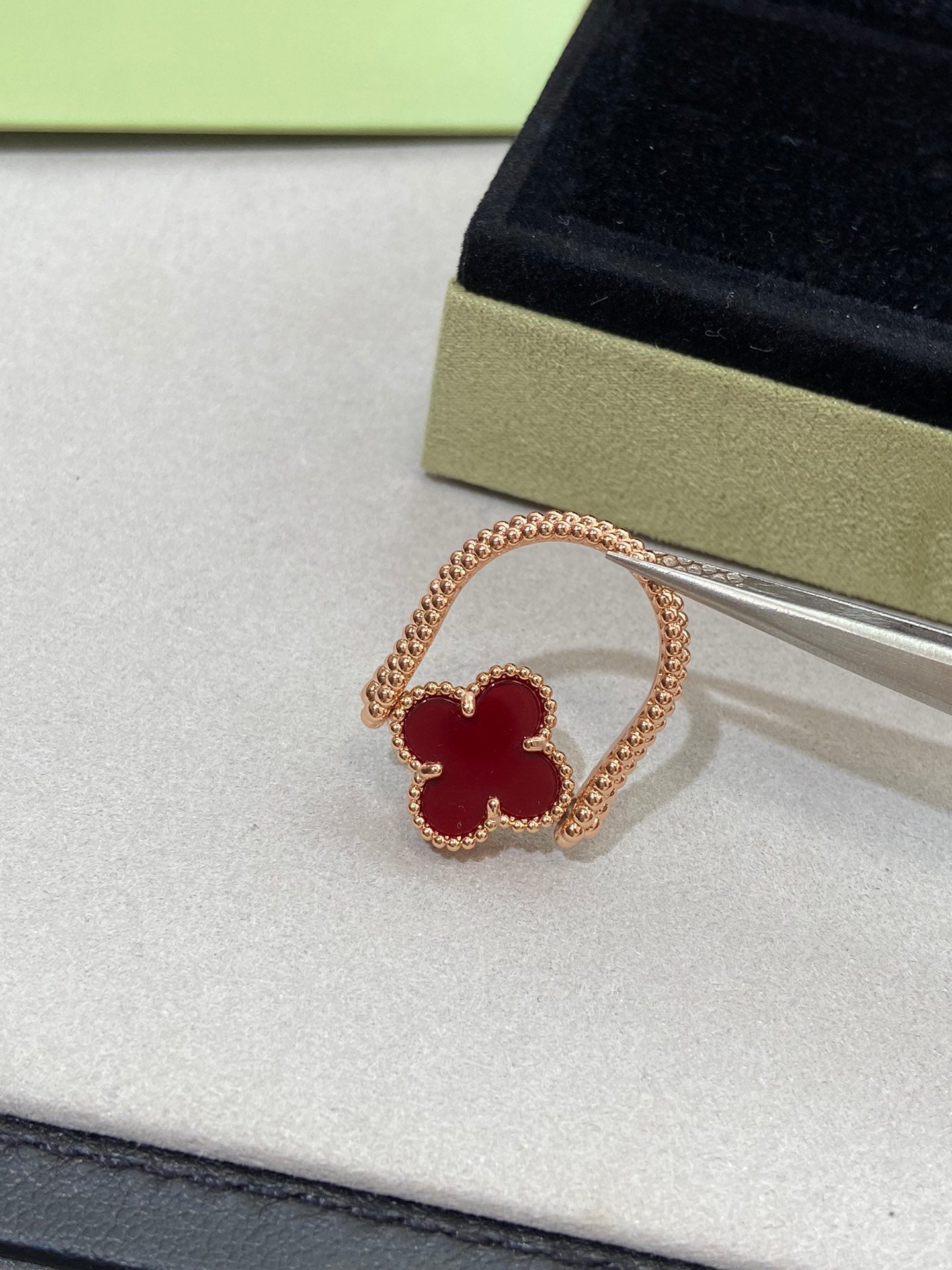 Pomuse CLOVER RIVERSIBLE ROSE GOLD RING