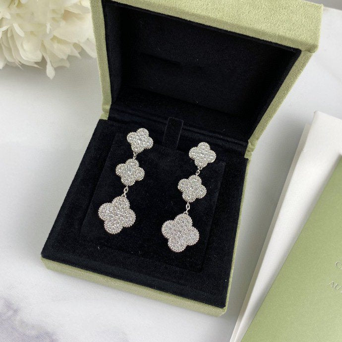 Pomuse CLOVER 3 MOTIF DIAMOND SILVER DROP EARRINGS