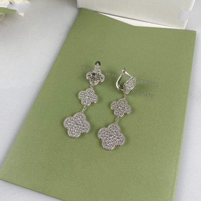 Pomuse CLOVER 3 MOTIF DIAMOND SILVER DROP EARRINGS