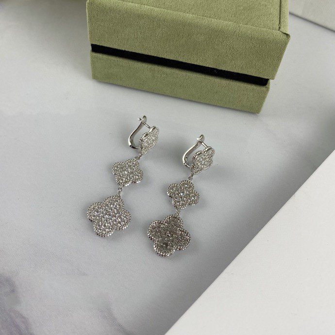 Pomuse CLOVER 3 MOTIF DIAMOND SILVER DROP EARRINGS