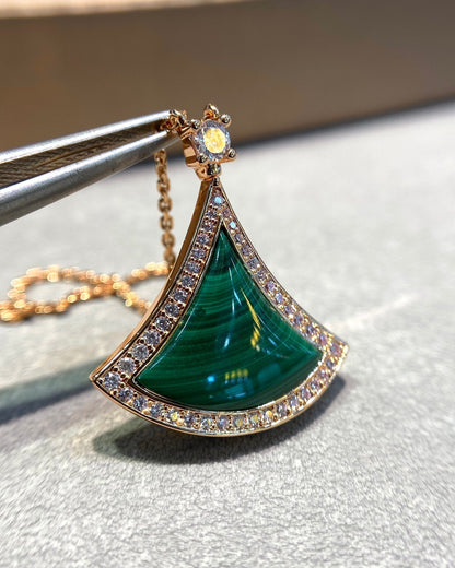 Pomuse DREAM MALACHITE DIAMOND PAVED PINK GOLD NECKLACE