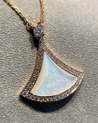 Pomuse DREAM MOP DIAMOND PAVED PINK GOLD NECKLACE