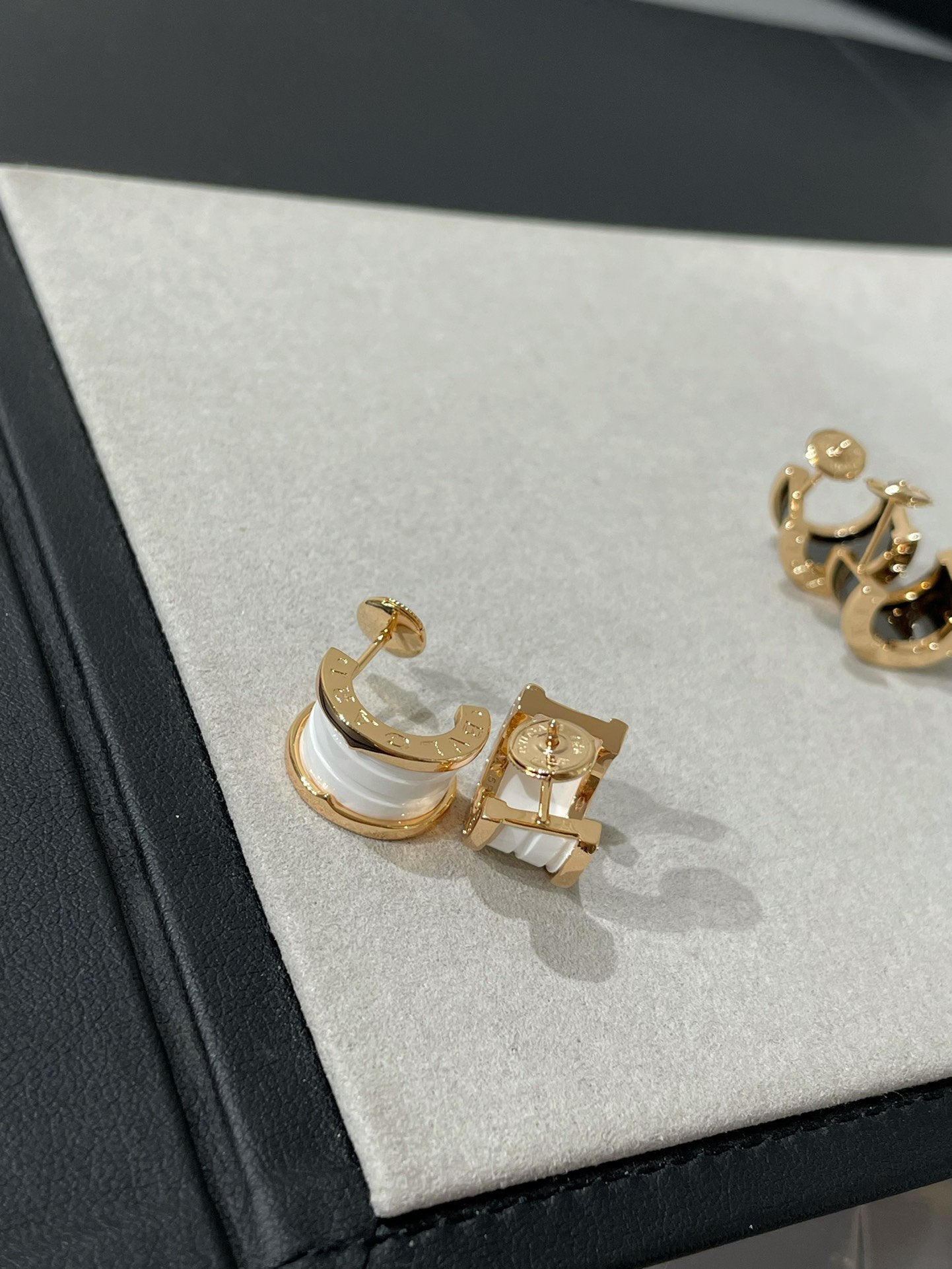 Pomuse ZERO 1 PINK GOLD CERAMIC EARRINGS