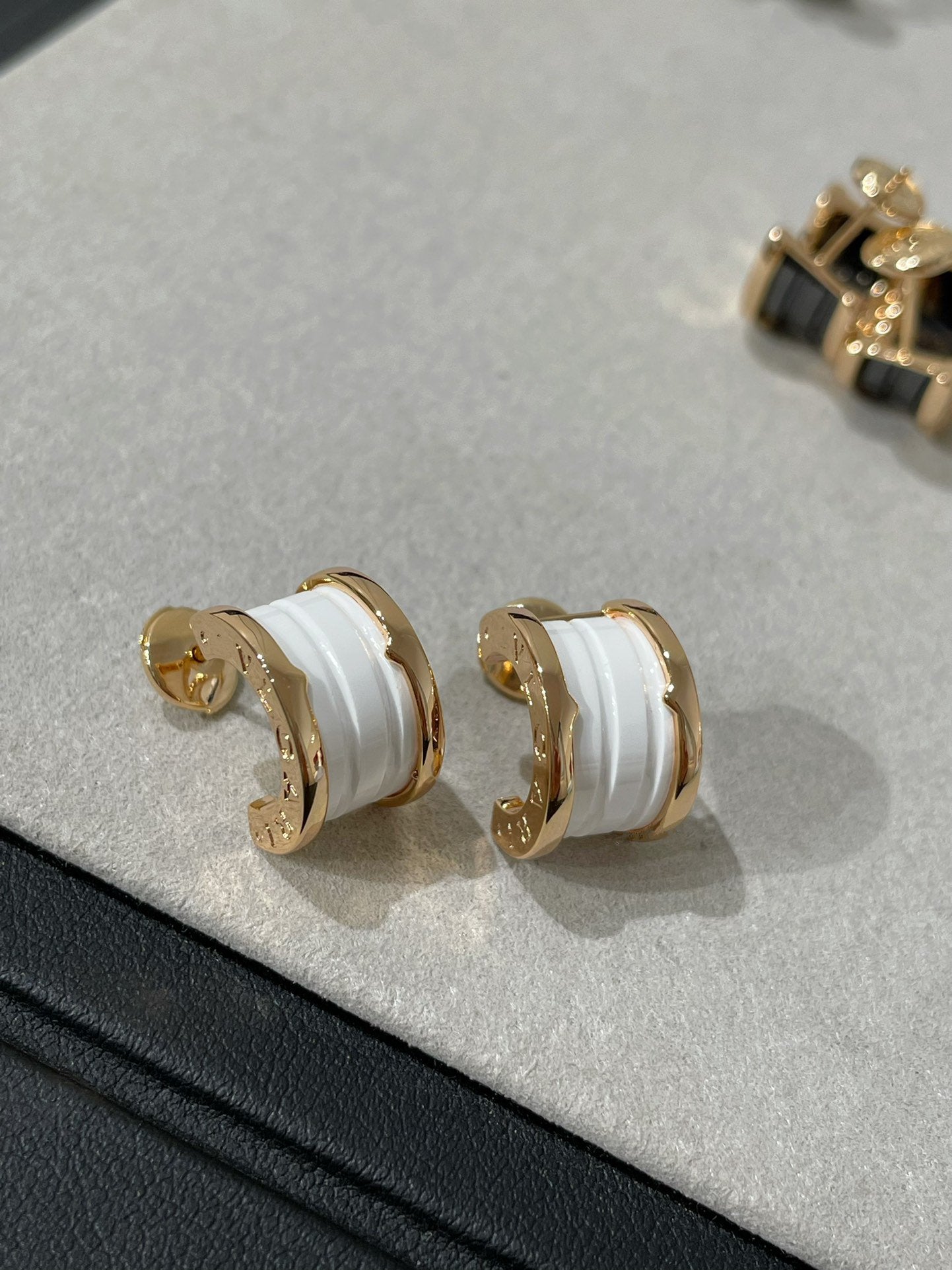 Pomuse ZERO 1 PINK GOLD CERAMIC EARRINGS