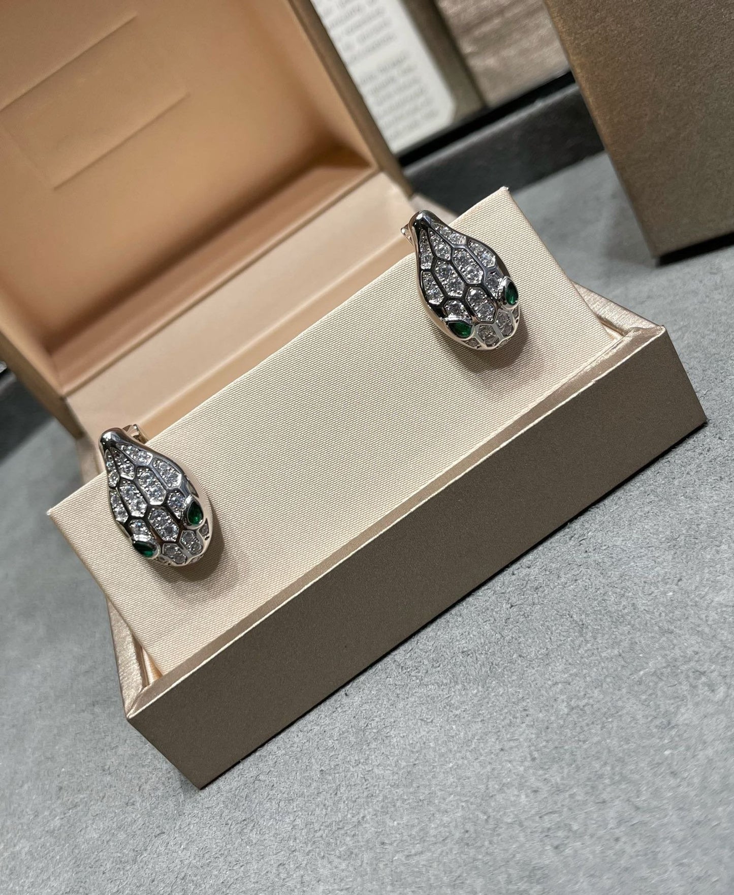 Pomuse SERPENT DIAMOND STUD EARRINGS