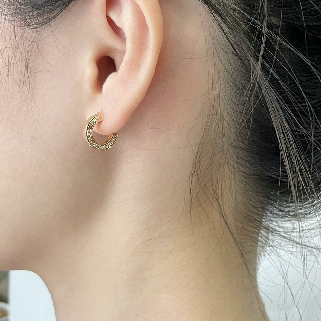 Pomuse LOVE DIAMOND EARRINGS