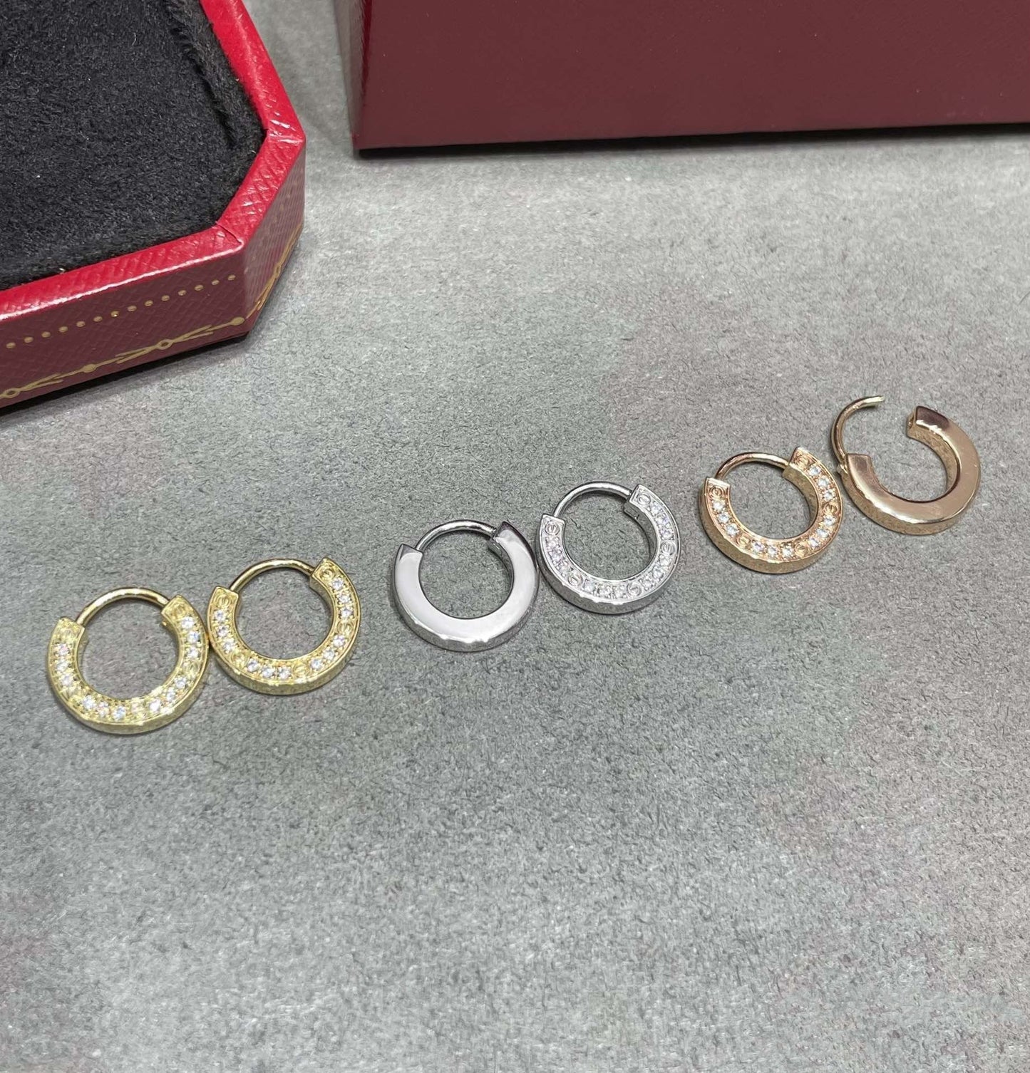 Pomuse LOVE DIAMOND EARRINGS