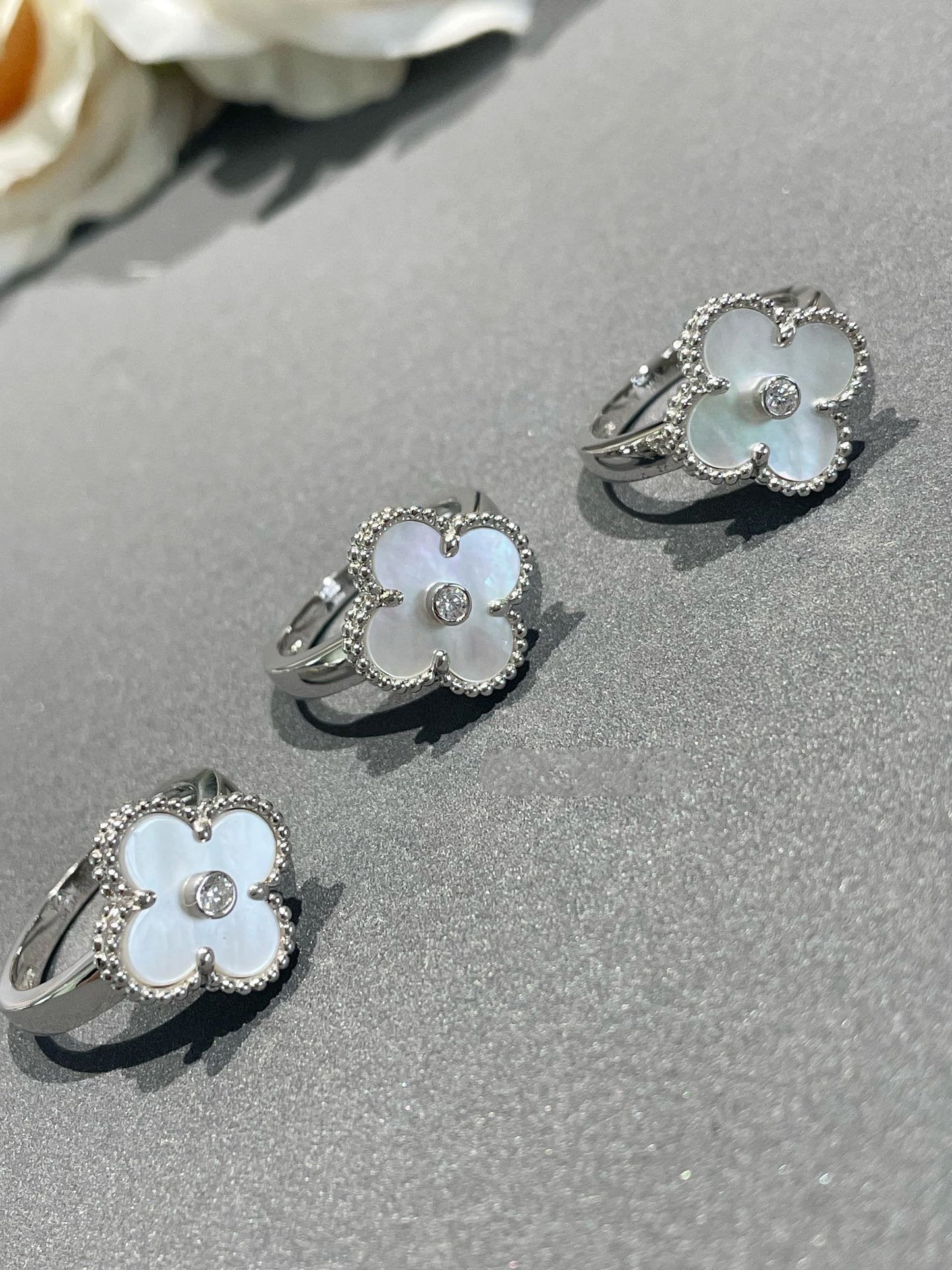 Pomuse CLOVER SILVER MOP DIAMOND RING