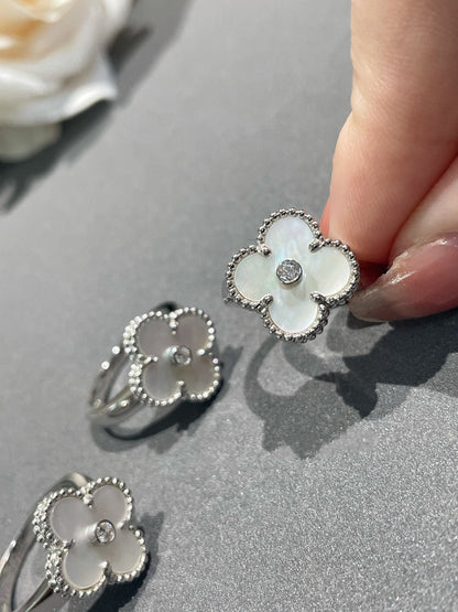 Pomuse CLOVER SILVER MOP DIAMOND RING