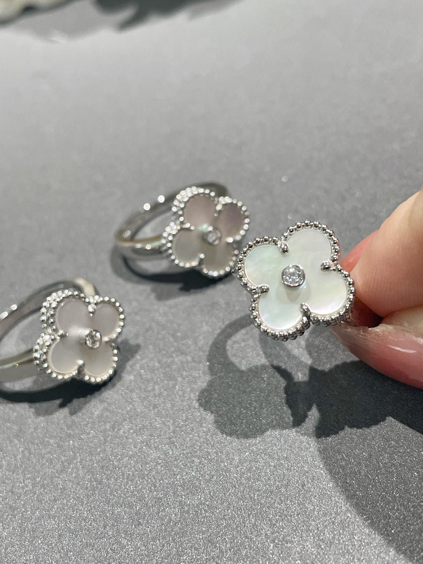 Pomuse CLOVER SILVER MOP DIAMOND RING