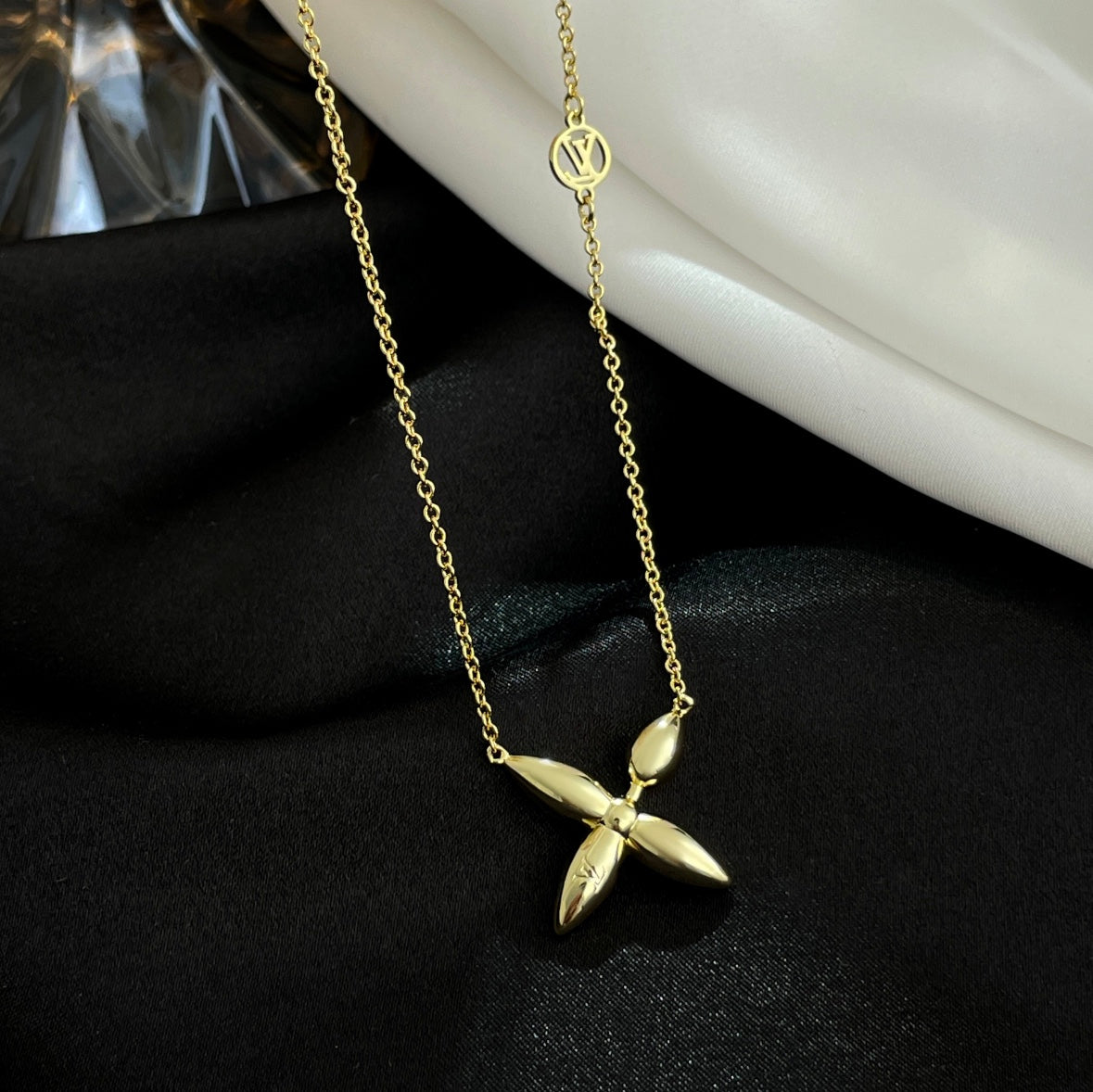 Pomuse LOUISETTE GOLD NECKLACE