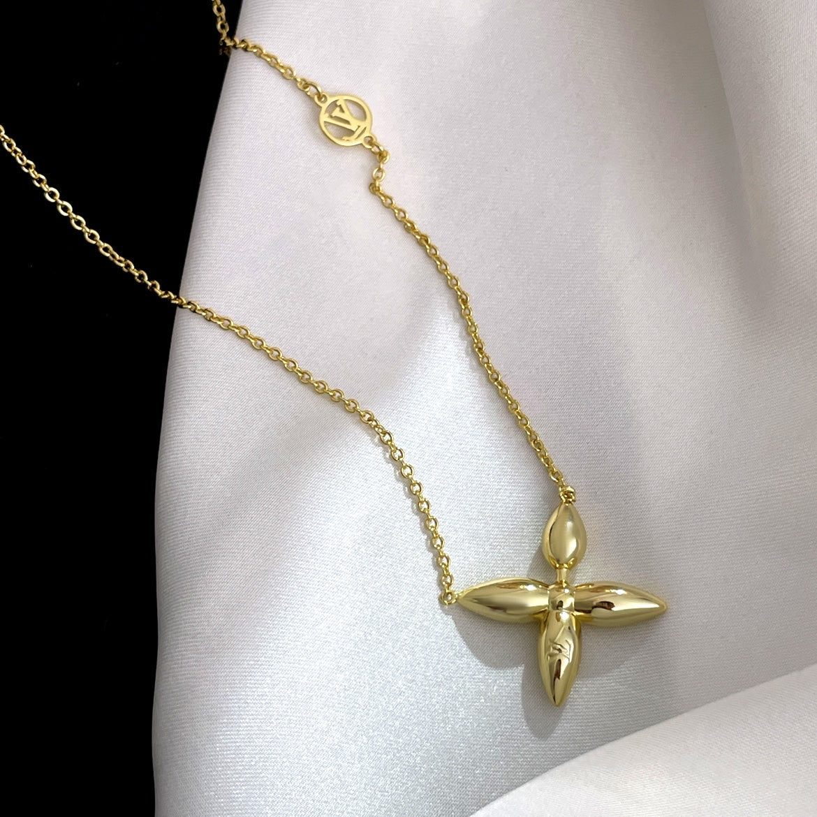 Pomuse LOUISETTE GOLD NECKLACE