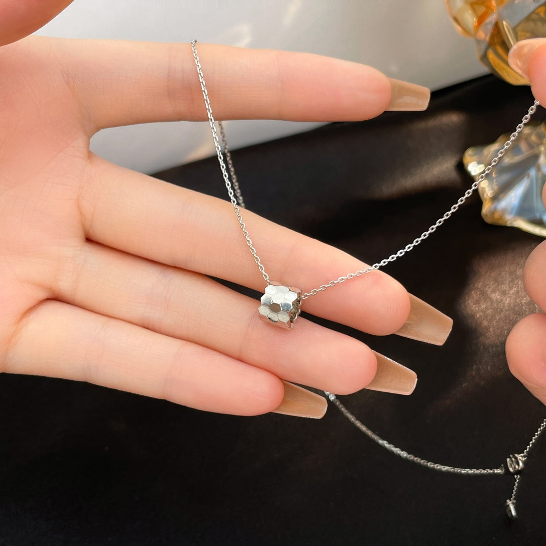 Pomuse BEE MINI NECKLACE