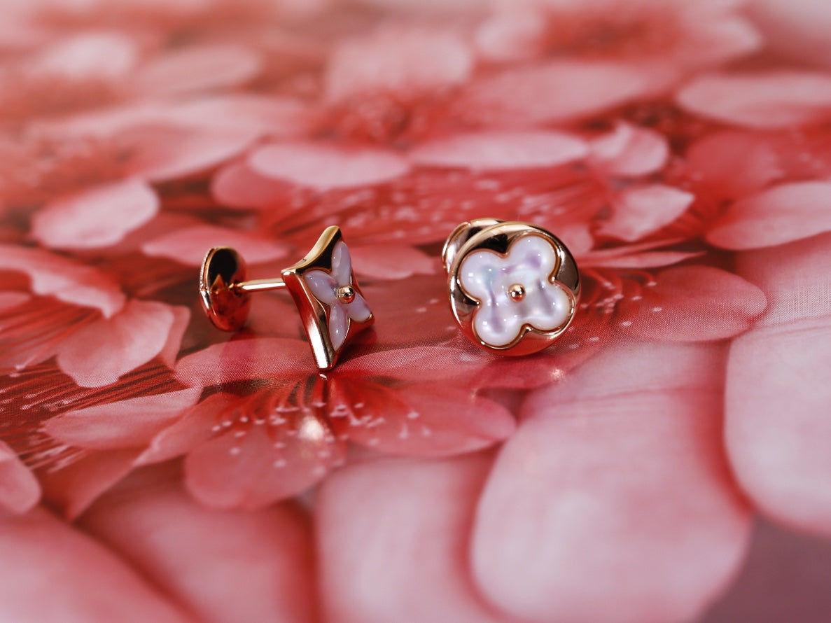 Pomuse STAR AND SUN PINK GOLD MOP STUD EARRINGS