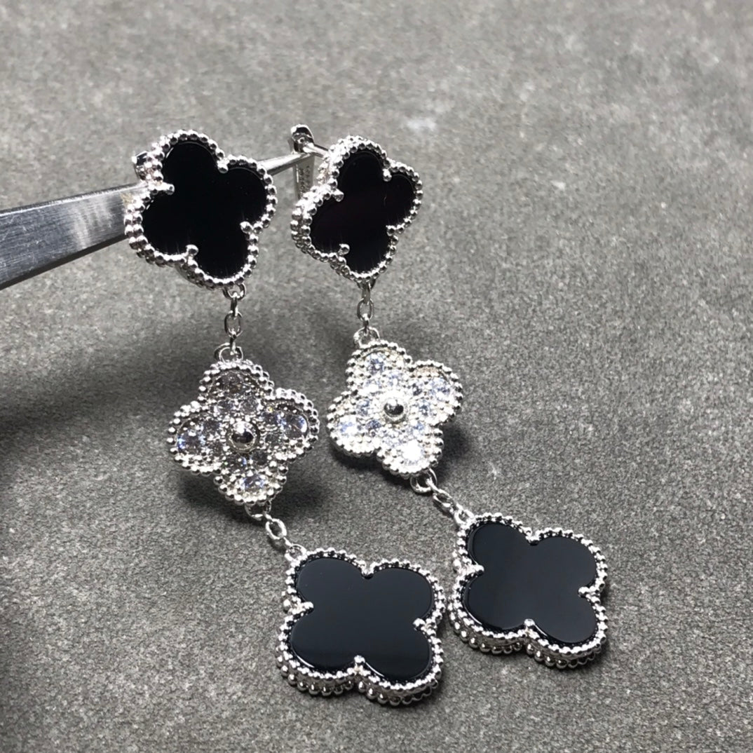 Pomuse CLOVER 3 MOTIF DIAMOND ONYX SILVER EARRINGS