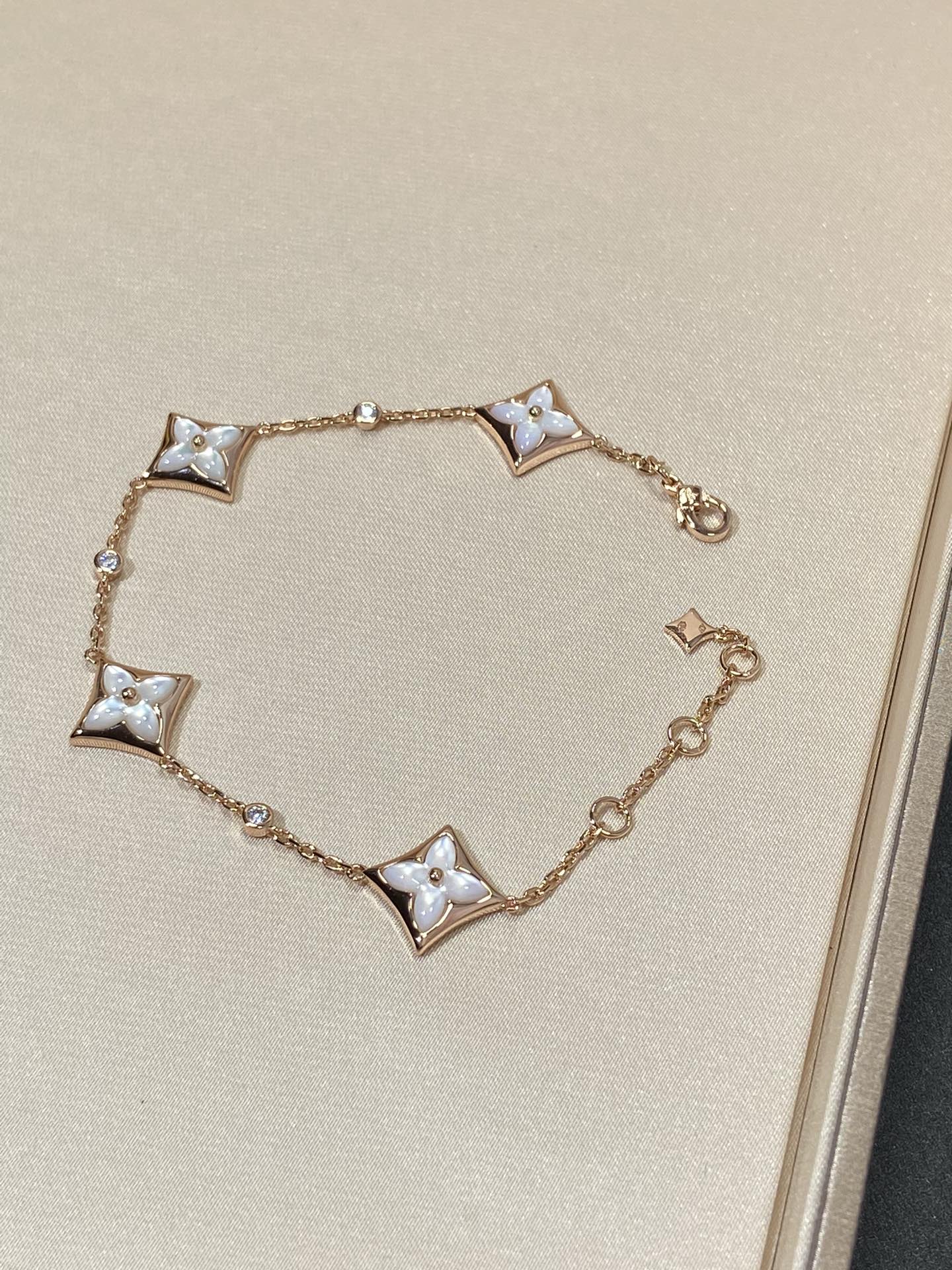 Pomuse STAR 4 MOTIF MOP DIAMOND PINK GOLD BRACELET