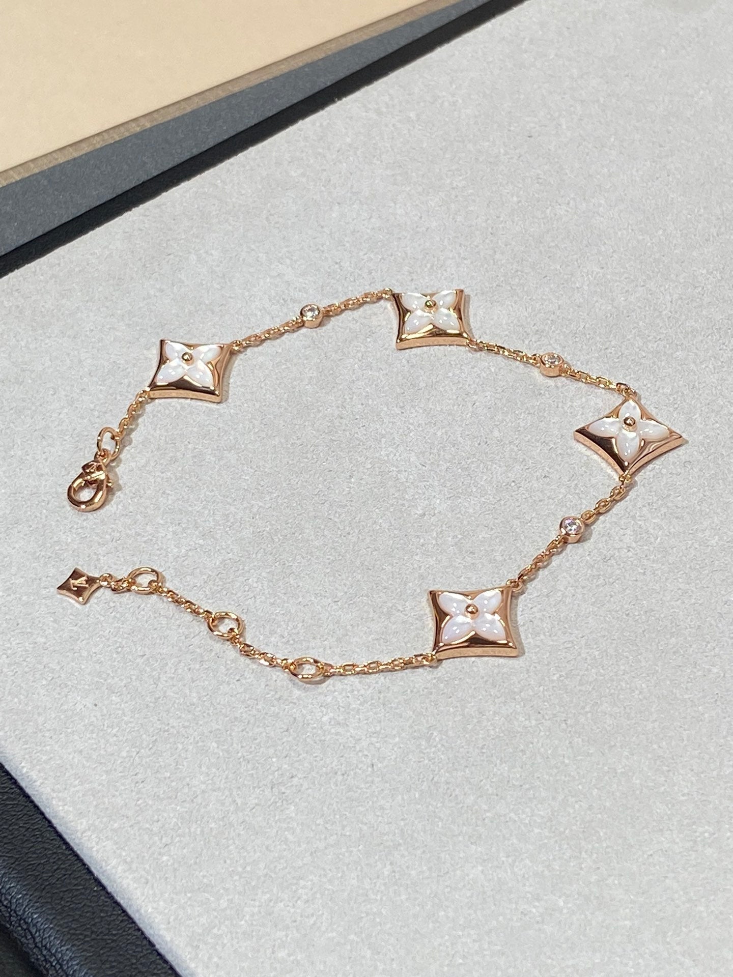 Pomuse STAR 4 MOTIF MOP DIAMOND PINK GOLD BRACELET
