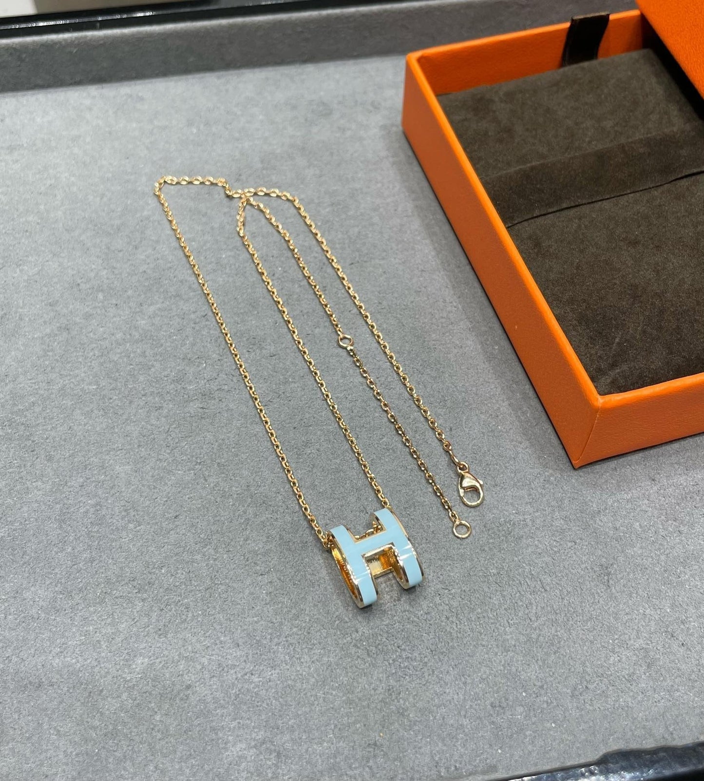 Pomuse POP H SKY BLUE NECKLACE