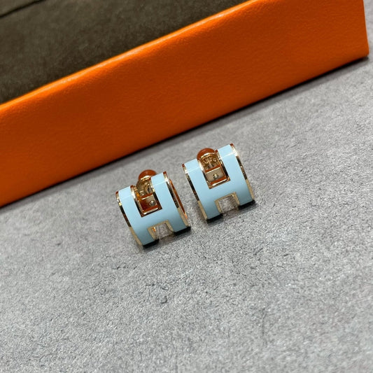 Pomuse POP H SKY BLUE STUD EARRINGS